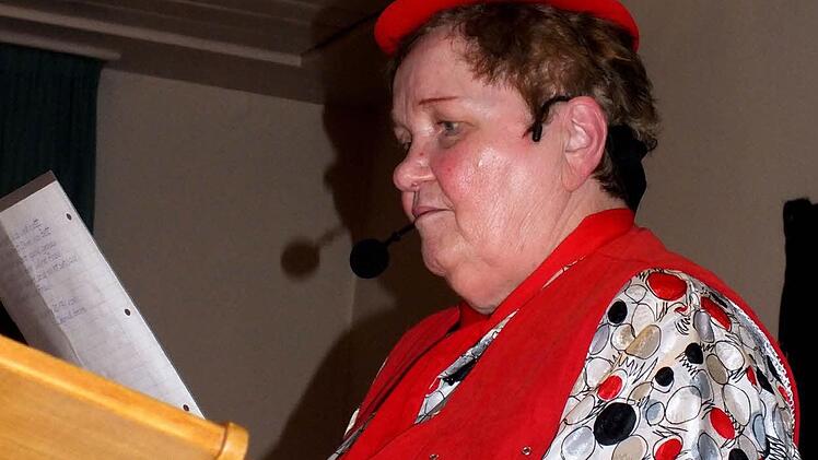 Mit ihren gereimten Vorträgen ist Ingrid Heim beim Sander Seniorenfasching eine feste Größe. Foto: Alfons Beuerlein