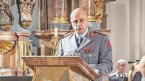 Kommandeur der Infanterieschule Brigadegeneral Andreas Steinhaus betonte bei seiner Rede die starke Gemeinschaft zwischen der Stadt Hammelburg und der Bundeswehr.   