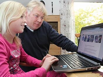 Ein schneller Internetzugang ist wichtig -  in  der  Schule und  im  Berufsleben. Das wissen  Anna und Michael   Rauterberg. Foto: Alexander  Hartmann