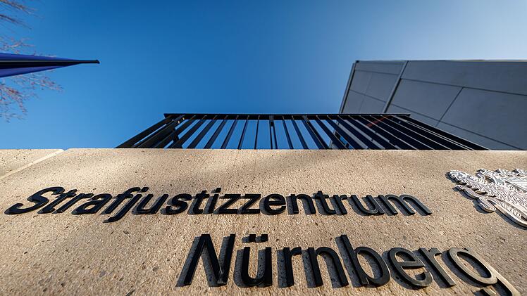 Eigenen Bruder mit 27 Messerstichen get&ouml;tet - harte Strafe f&uuml;r Jugendlichen