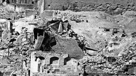 Nürnberg lag 1945 unterhalb der Burg in Trümmern. Foto: imago