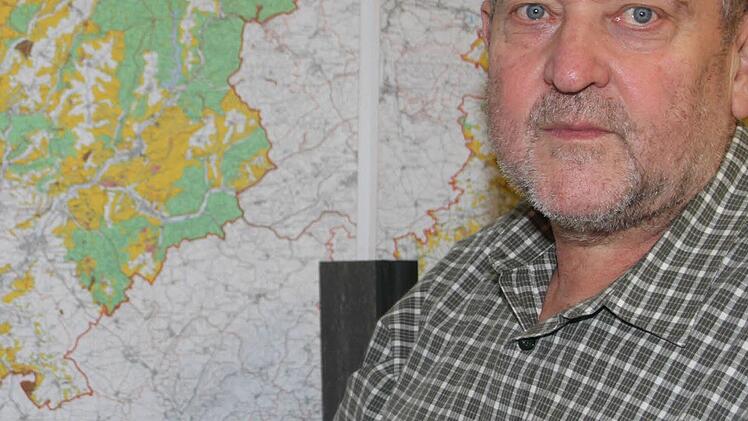 "Wir haben zu Zeit im Wald einen Dauerkriegsschauplatz und kämpfen mit allen Mitteln. Nur mit Waldhygiene können wir eine Katastrophe verhindern", sagt Gerhard Lutz vom Amt für Ernährung, Landwirtschaft und Forsten in Stadtsteinach. Foto: Sonja Adam