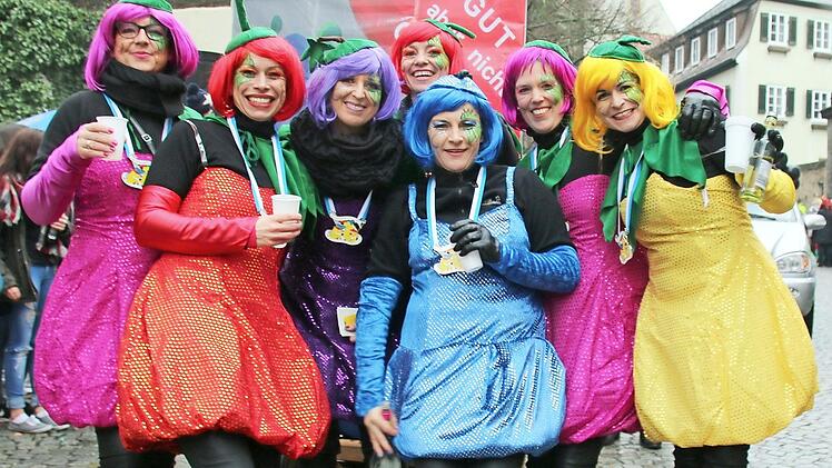 Fesche Früchtchen waren beim Umzug 2016 mit von der Partie.