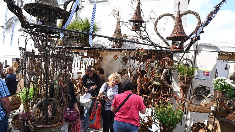 Impressionen vom Korbmarkt.