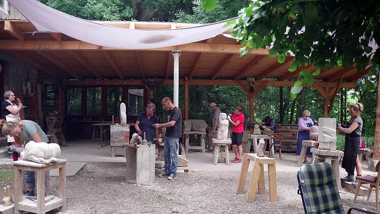 Die Ergebnisse der Sandstein-Werkstatt Foto: Heike Schülein