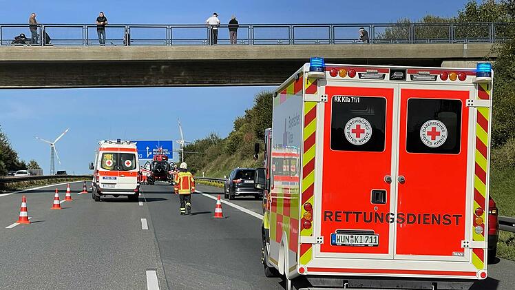 Polizeifahrzeug in Unfall auf A9 verwickelt: Sechs Verletzte