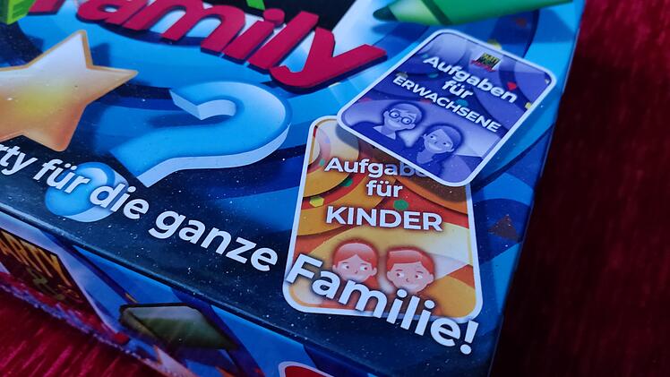 Spiele-Test "Party & Co Family": So gut ist das familienkompatible Party-Spiel