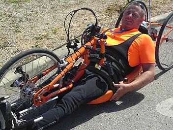 Johannes Weidner mit seinem Handbike, mit dem er auf den Straßen im Maintal sowie im Itz- und Baunachgrund trainiert. Foto: privat