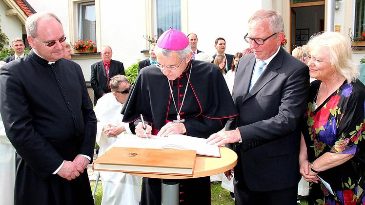 Eintrag ins Goldene Buch