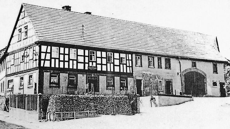 "Der grüne Baum": Das Anwesen mit dem bekannten Hausnamen "Beckn Karl" im Jahr 1949.