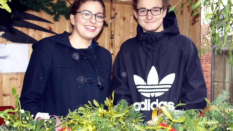 Viel zu sehen gab es beim Weihnachtsmarkt in Wallenfels. Foto: Susanne Deuerling