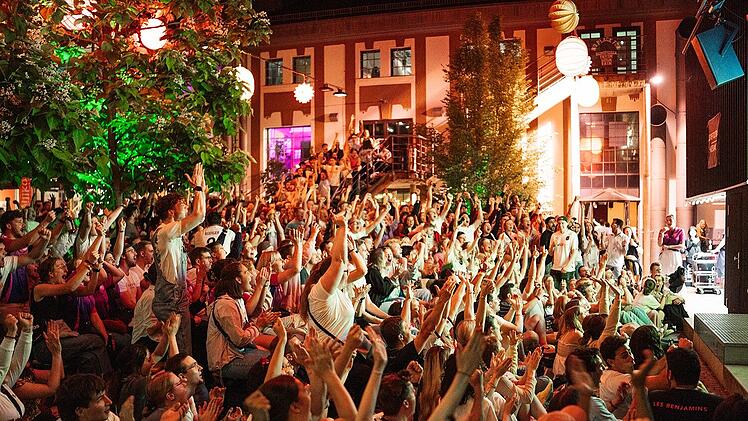 Erlangen: Public Viewing zur Fu&szlig;ball-WM 2026 im E-Werk - was Besucher erwartet