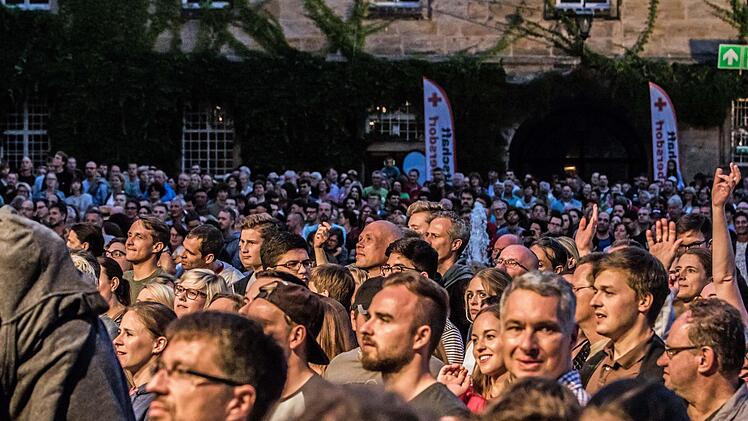 LaBrassBanda begeistert in Tambach . Foto: Jochen Berger