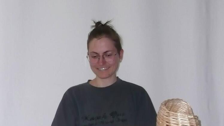 Bettina Pflügler hat dieses Objekt aus geschälter Weide entworfen und hergestellt.