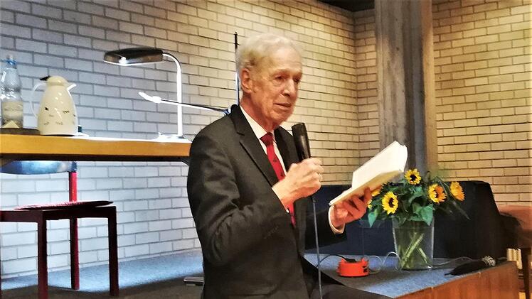 Bremens Ex-Bürgermeister Henning Scherf (81, SPD) sprach über das Leben im Alter und die Begleitung beim Sterben. Sigismund von  Dobschütz