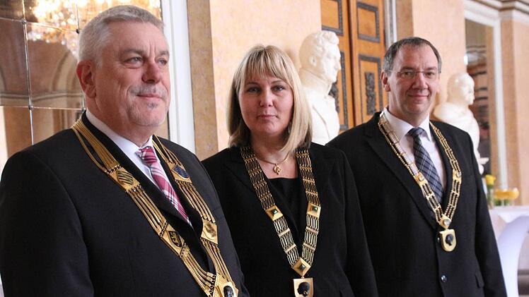OB Norbert Tesmer (SPD), Zweite Bürgermeisterin Birgit Weber (CSU) und Driter Bürgermeister Thomas Nowak (SPD) begrüßten die Gäste. Foto: Simone Bastian