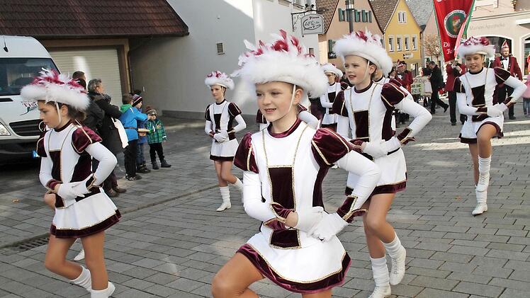 Eine Augenweide waren die Tanzgarden des SKK.