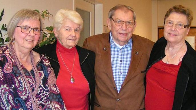 Anita Dirscherl, Betty Leuker, Josef Saffra und Vorsitzende Brigitte Mauser (v. l.)  Foto: Heidi Amon