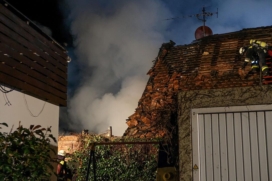 Nürnberger Gaststätte geht in Flammen auf: Anwohner evakuiert