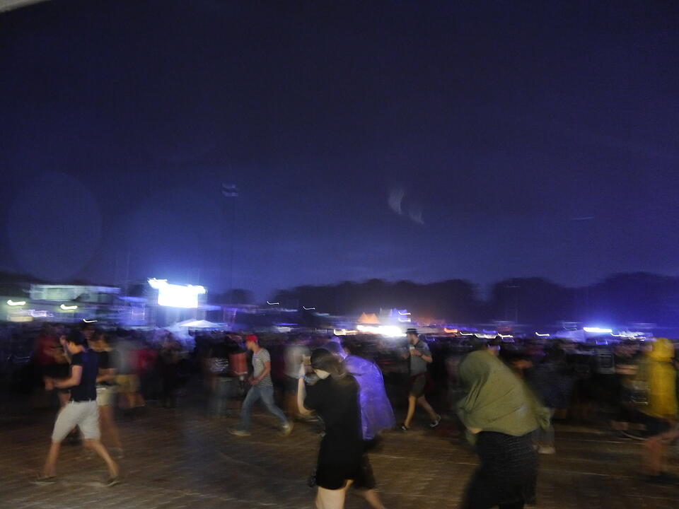 Rock im Park im Regen: Umwetter während Ärzte-Konzert