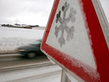 Aufgrund der winterlichen Straßenverhältnisse bleiben am Freitag, 30. Januar, alle Schulen in Bad Brückenau, Zeitlofs, Motten und Schondra geschlossen. Das teilte Schulamtsdirektor Josef Hammerl mit. Foto: Symbolfoto; Bundespüolizei