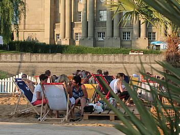Wer Betreiber des Stadtstrands wird, ist immer noch nicht entschieden. Inzwischen wird es für den vorgesehenen Eröffnungstermin am 1. Mai ziemlich knapp.  Foto: Benedikt Borst/Archiv
