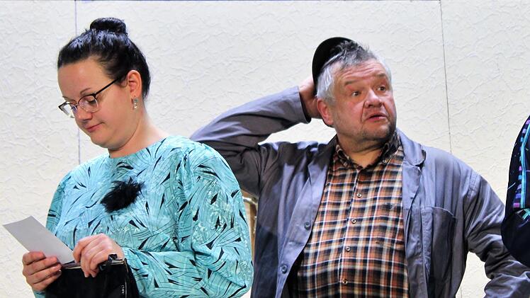 ufführung der  Theatergruppe Katzenbach  im Kursaal von Bad Bocklet. Gespielt wird  der Schwank "Die Gedächtnislücke" von Bernd Gombold. Werner Vogel