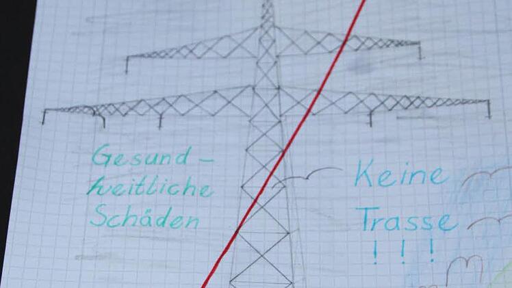 "Keine Trasse" steht auf dem Bild, das Leon Kaib aus Römershag gemalt hat.