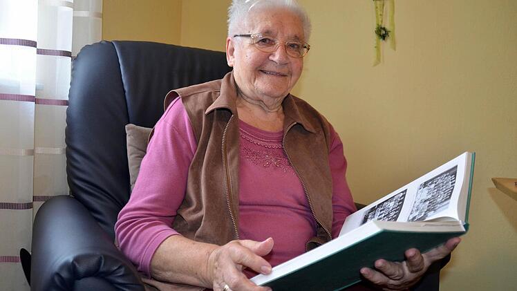 Theresia Kessler lebt fast 70 Jahre in Zahlbach und feiert bald ihren 89. Geburtstag. Nach dem Zweiten Weltkrieg hat es die in Ungarn Geborene in die Rhön verschlagen.  Foto: Kathrin Kupka-Hahn