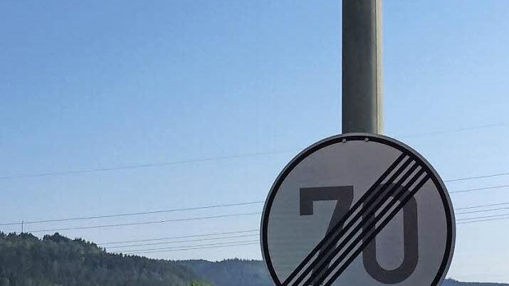 In Marktrodach wird mit Hilfe von Videoaufzeichnungen die Leistungsfähigkeit der Ampelanlage an der Kreuzung der beiden Bundesstraßen geprüft.  Foto: Alexander Löffler