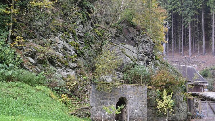 Die meisten Gebäude rund um die Villa Falkenstein sind abgerissen.   Foto: Ronald Rinklef