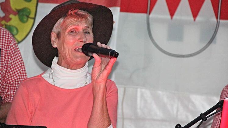 Gaststar Martina bei ihrer Einlage.Foto: Helmut Will