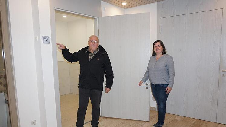 Eine Behindertentoilette wurde im Zuge der Sanierung im Sandberger  Rathaus eingebaut. Foto: Marion Eckert