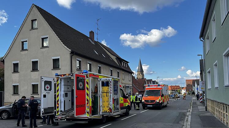 Schwerer Unfall in Breiteng&uuml;&szlig;bach: Kind (3) wird von Auto erfasst und lebensgef&auml;hrlich verletzt