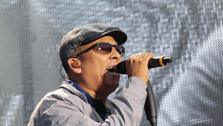 Xavier Naidoo machte seine Fans am Samstag im Forchheimer Jahnstadion glücklich. Foto: Josef Hofbauer