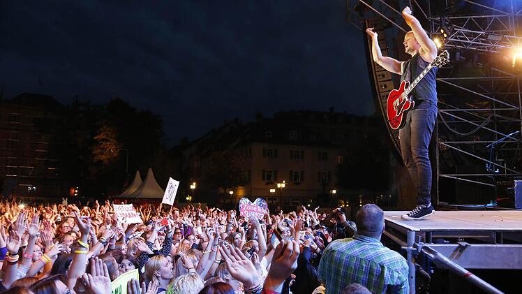 Sunrise Avenue spielten vergangenes Jahr auf dem Schlossplatz. Foto: Matthias Hoch