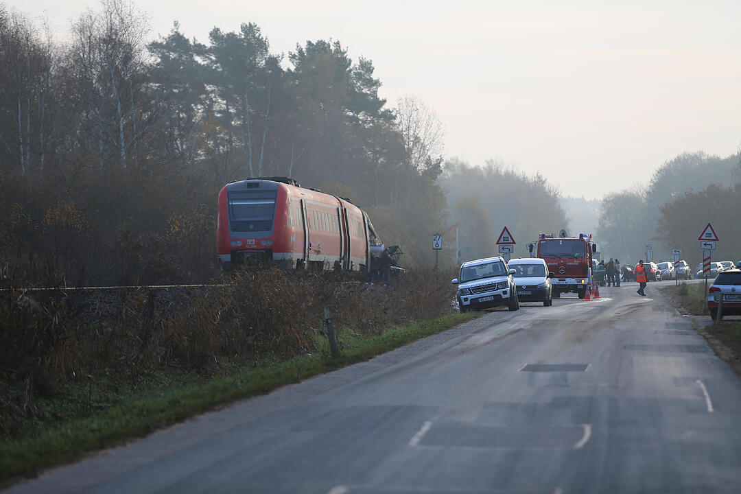 Tagbilder: Zugunglück in der Oberpfalz