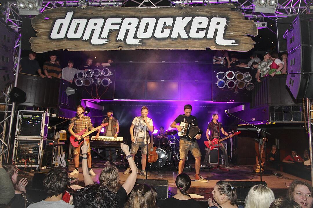 Klasse Party-Stimmung  am ersten Weihnachtsfeiertag