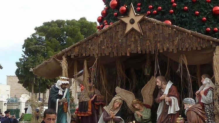 Weihnachtsbaum und Krippe in Bethlehem
