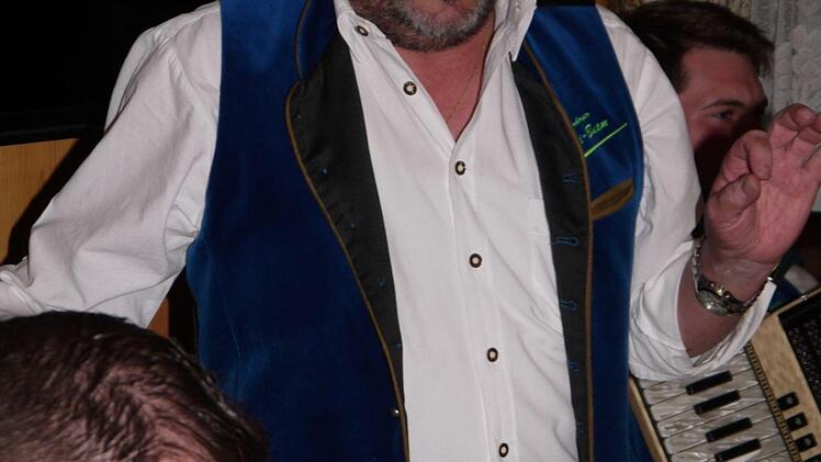 A echte Gaudi: das Wirtshaussingen in Ebersdorf bei Coburg. Foto: Berthold Köhler