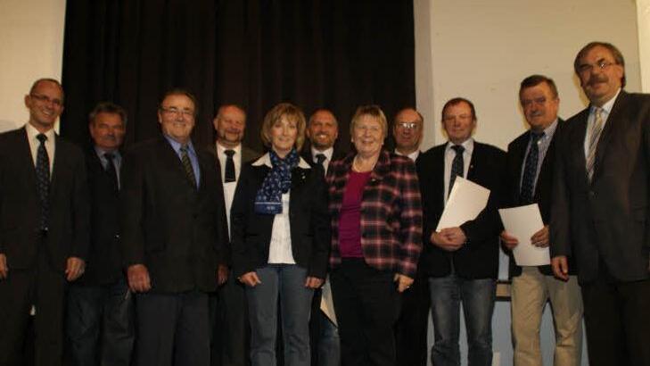 Langjährige Mitglieder des BLSV-Kreisvorstandes wurden mit Ehrennadeln in Bronze, Silber und Gold ausgezeichnet.