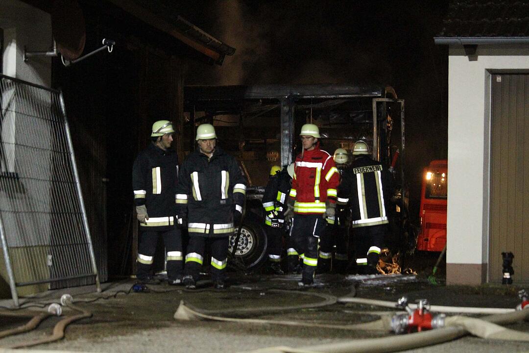 Großbrand bei Busunternehmen in Oberfranken