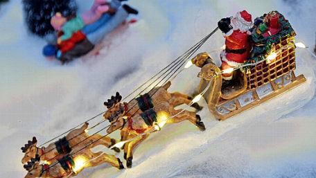 Rasant ist die Fahrt des Nikolauses mit seinem Rentier-Schlitten.