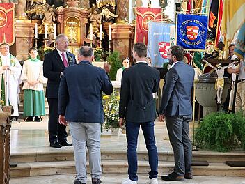 Fuchsstadt: Feldgeschworene wurden bei Festakt vereidigt und geehrt Fuchsstadt: Feldgeschworene wurden bei Festakt vereidigt und geehrt