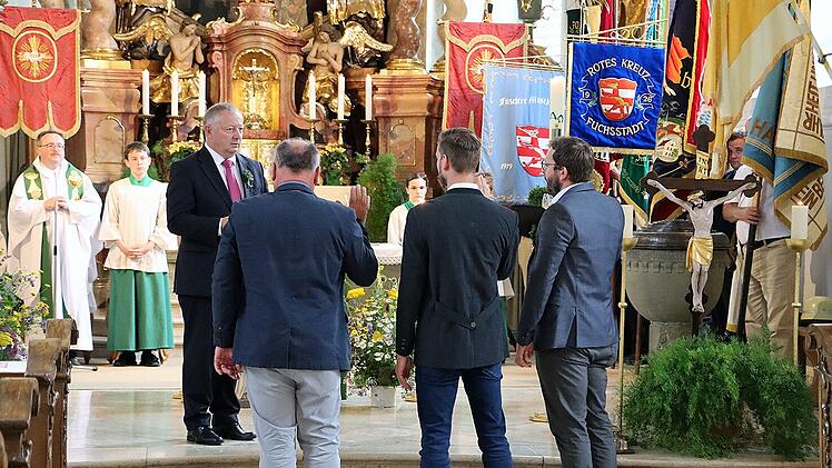 Fuchsstadt: Feldgeschworene wurden bei Festakt vereidigt und geehrt