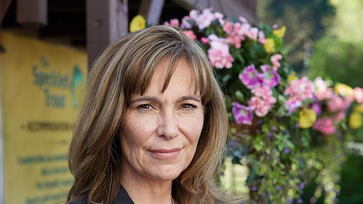 Inspector Barnabys Frau Sarah (Fiona Dolman) ist wieder einmal als Expertin gefragt. Dieses Mal geht es um eine Fernsehsendung, in der Menschen etwas &uuml;ber ihre Ahnen herausfinden m&ouml;chten.