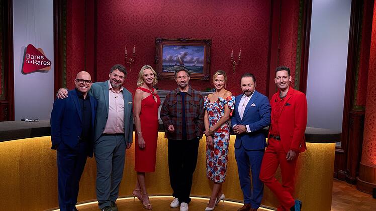 Im H&auml;ndlerraum wartet man auf ein Schn&auml;ppchen (von links): Benjamin Leo Leo, Daniel Meyer, Susanne Steiger, Benjamin Sadler, Elisabeth N&uuml;dling, Wolfgang Pauritsch und Fabian Kahl.