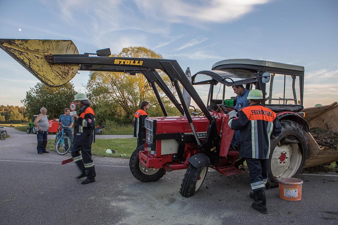 Kreis Ansbach: 22-Jähriger kollidiert bei Heglau mit Traktor