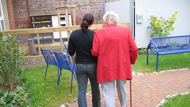 Kulmbach: Wie gehe ich mit demenzkranken Personen um? Vhs bietet Basiskurs an