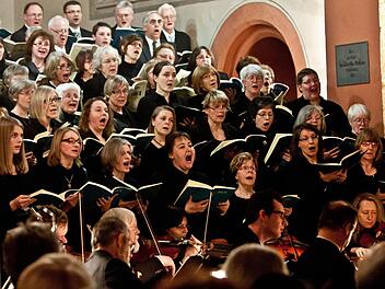 Mit großem Engagement sangen die Kantorei St. Georg und der Kirchenchor Bad Steben gemeinsam Bachs "Weihnachts-Oratorium".Fotos: Jochen Berger